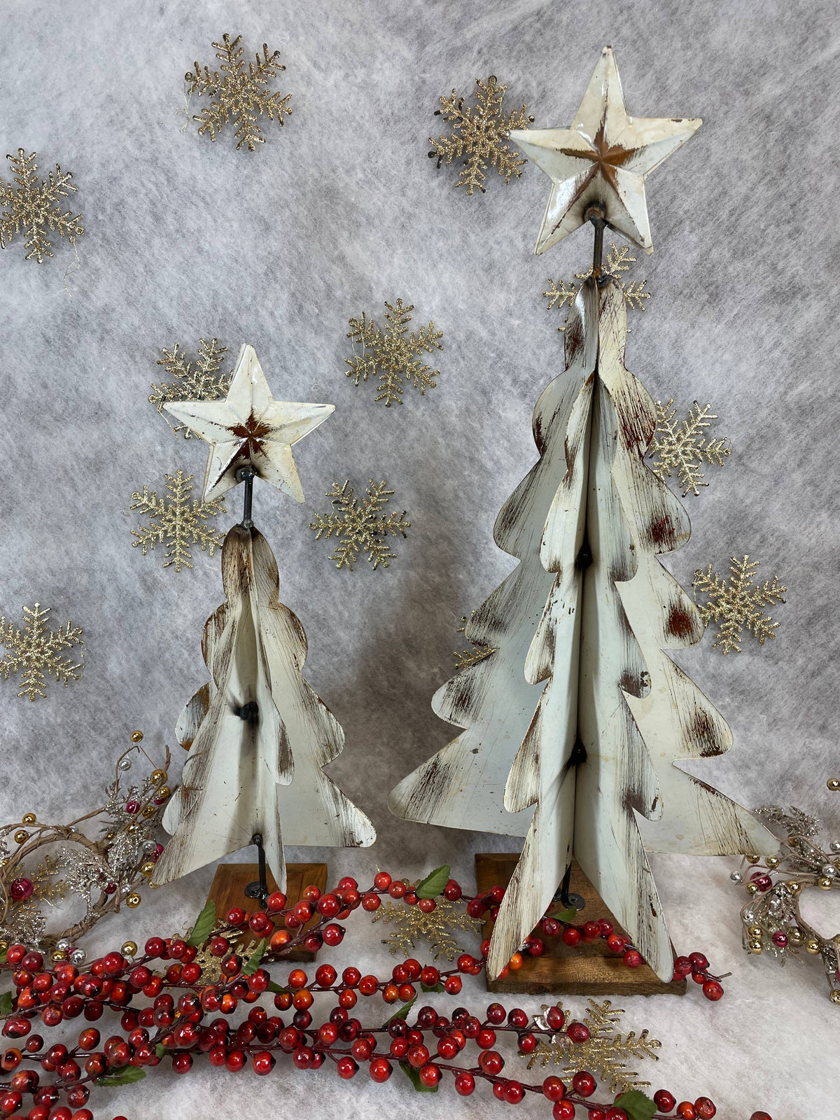 Farmhouse-Metal Christmas Tree-Distressed White-Wood Base
