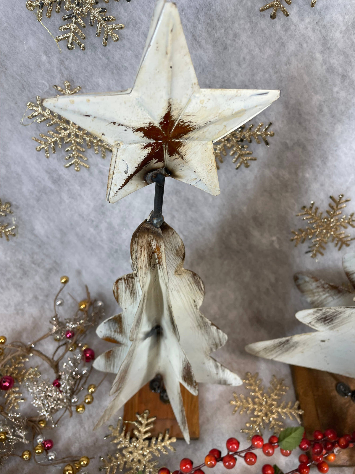 Farmhouse-Metal Christmas Tree-Distressed White-Wood Base